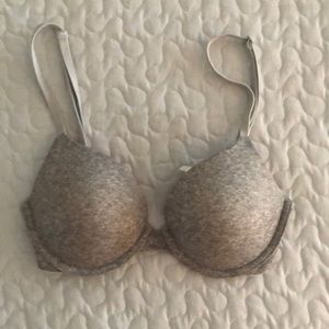 32C Like New Victoria's Secret Tshirt Bra